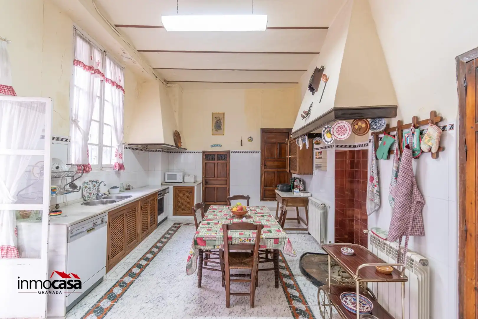 Kitchen of Buildings for sale in Priego de Córdoba