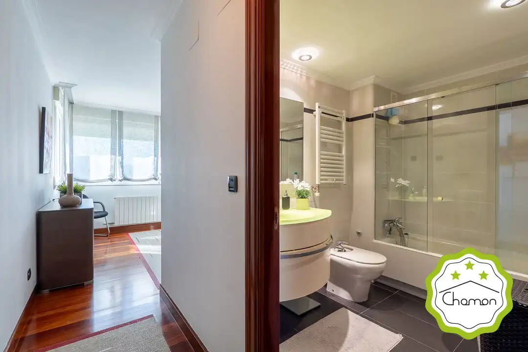Flat with lift for sale in Centro Urbano - Hirigunea, imagen 32