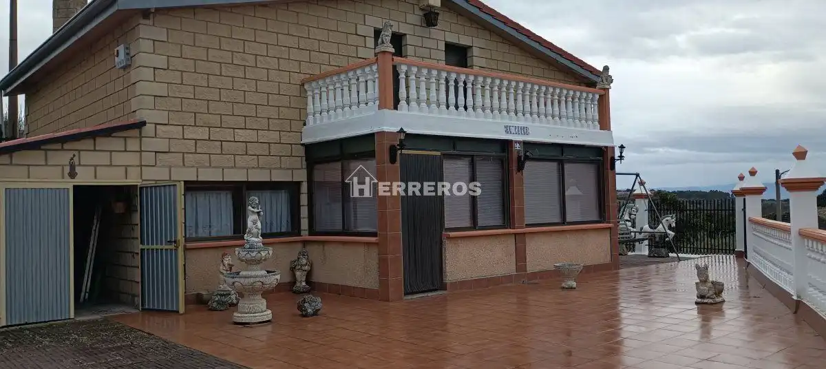 Vista exterior de Casa o xalet en venda en Lanciego / Lantziego amb Calefacció, Terrassa i Traster