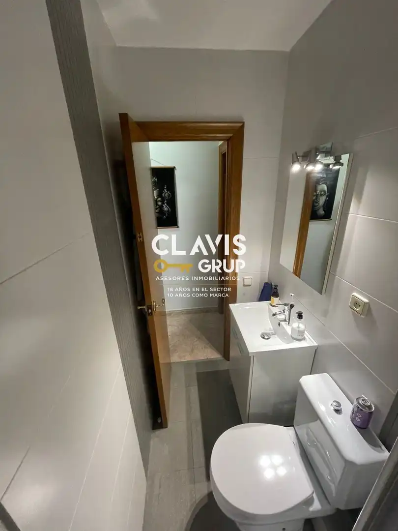 Flat with terrace for sale in Nou Barris, imagen 5