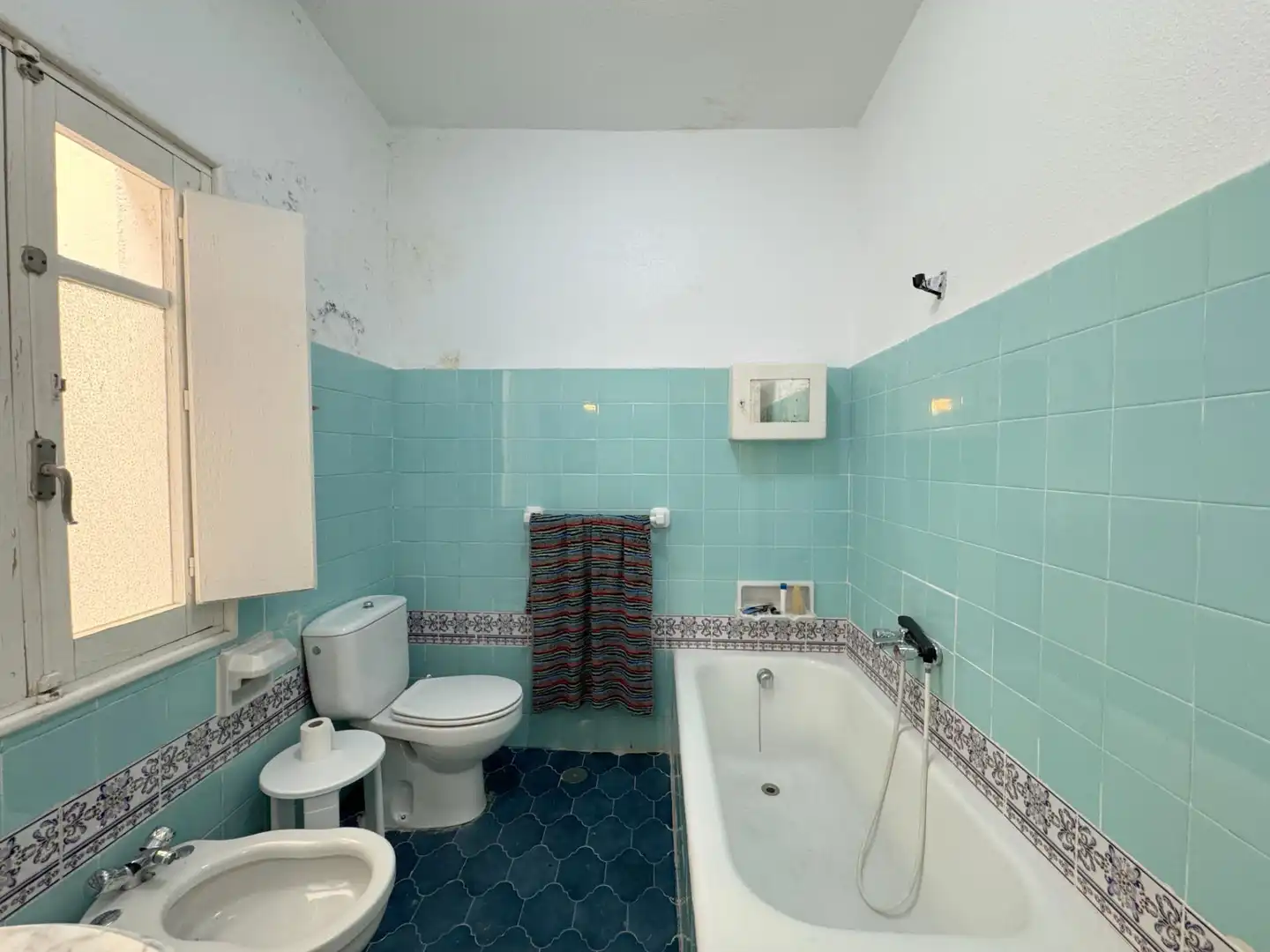 Bathroom of Country homes for sale in Poyales del Hoyo  with Air Conditioner, Terrace and Storage room