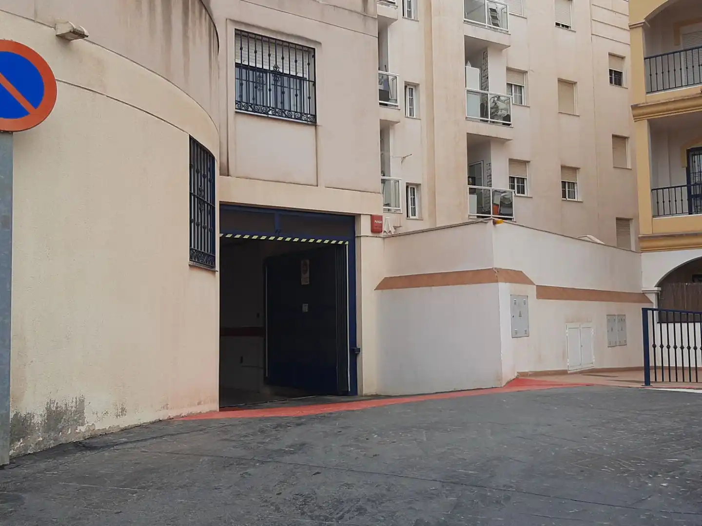 Parkplatz von Garage zur Miete in Torrox
