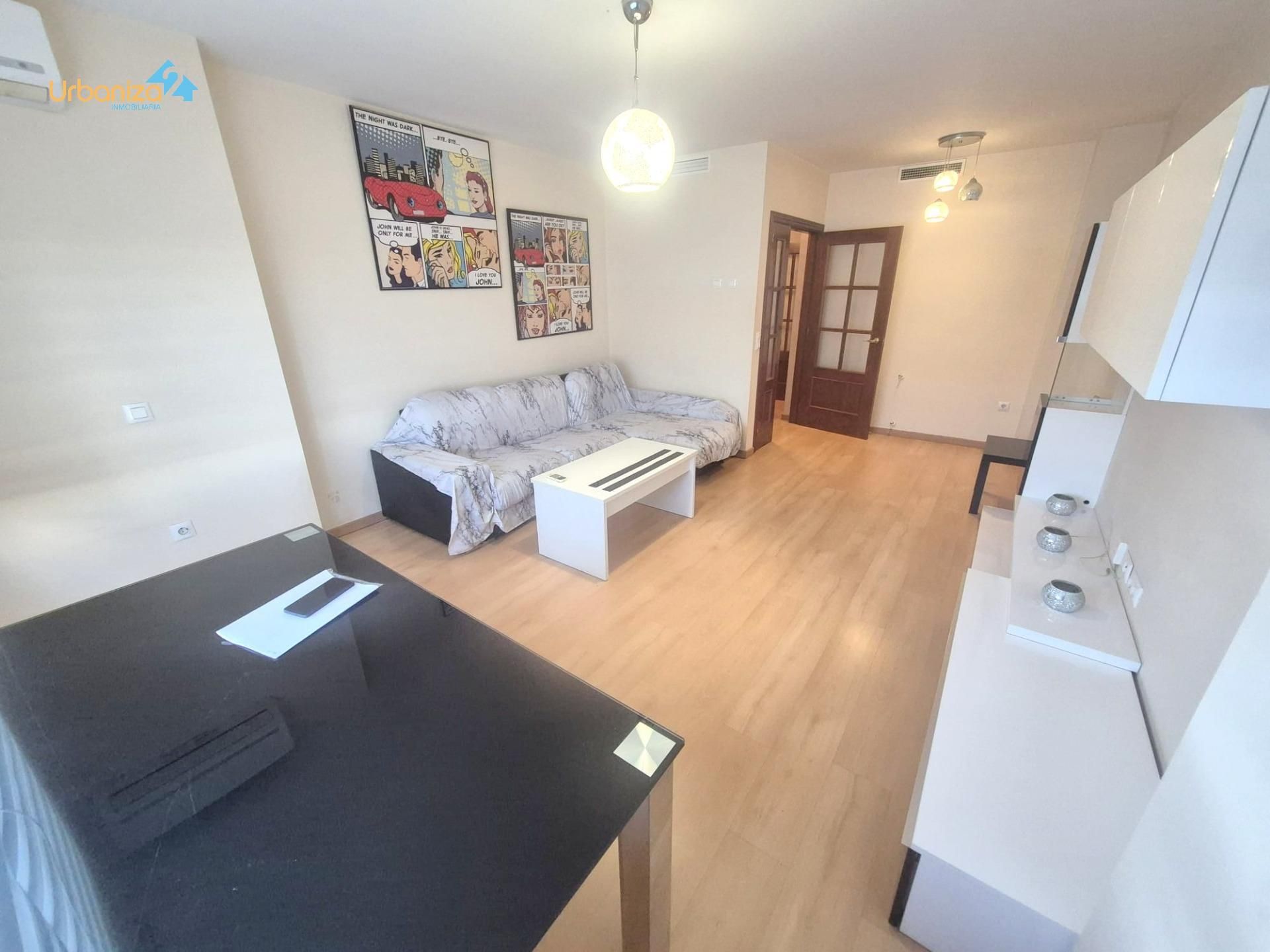 Sala d'estar de Pis en venda en Badajoz Capital amb Aire condicionat, Jardí privat i Traster