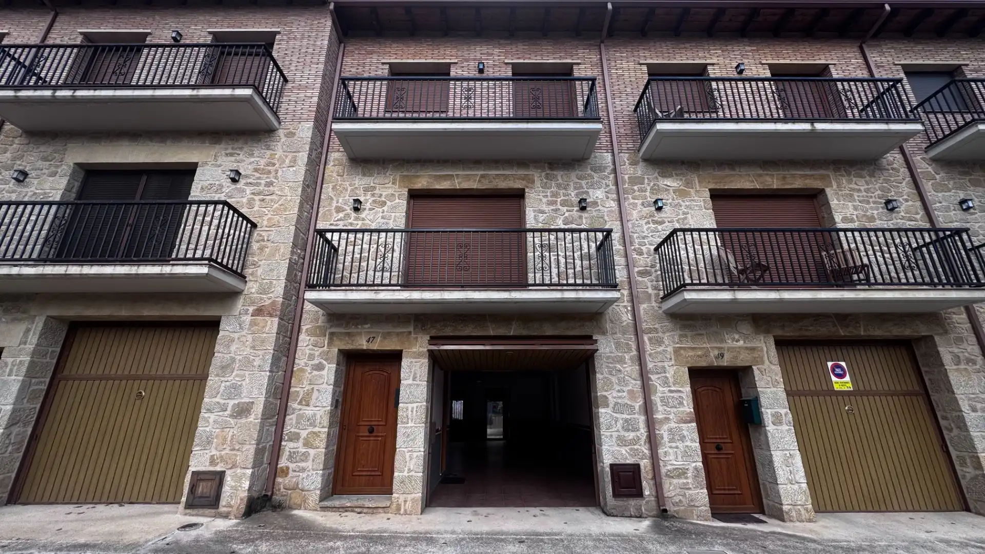 Vista exterior de Casa adosada en venta en Beceite con Calefacción y Balcón
