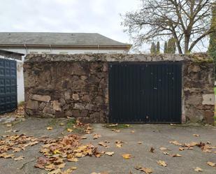 Vista exterior de Casa o xalet en venda en Ponferrada amb Calefacció i Jardí privat