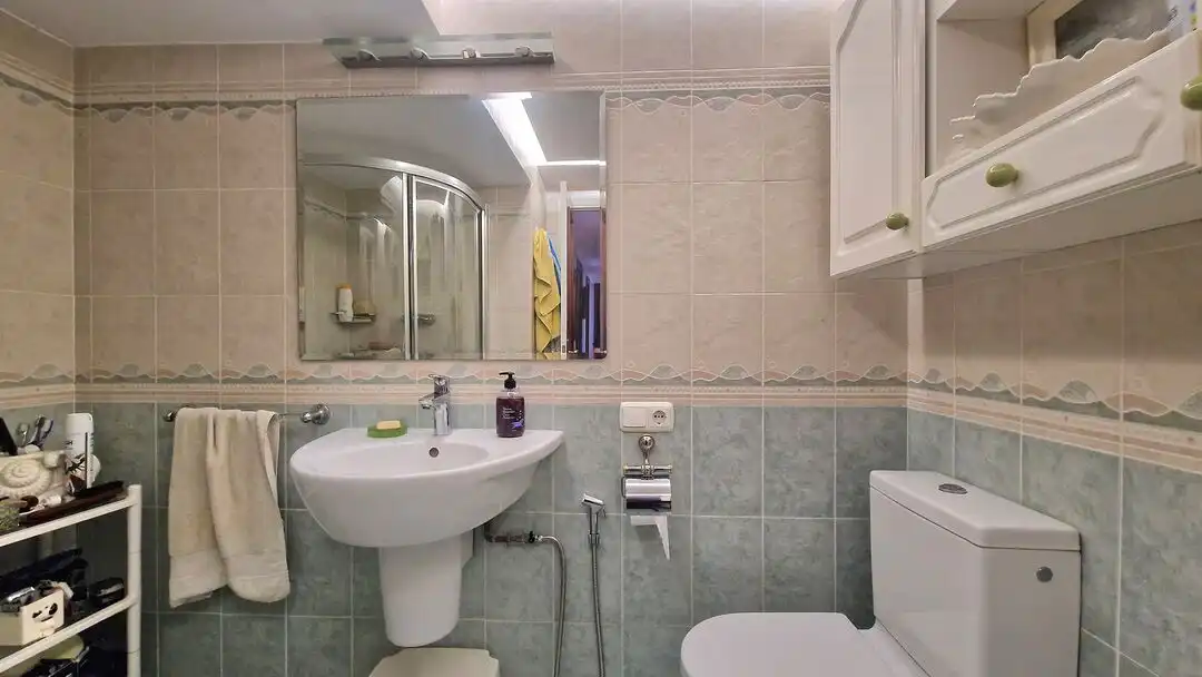 Bathroom of Flat for sale in Donostia - San Sebastián   with Heating, Terrace and Storage room