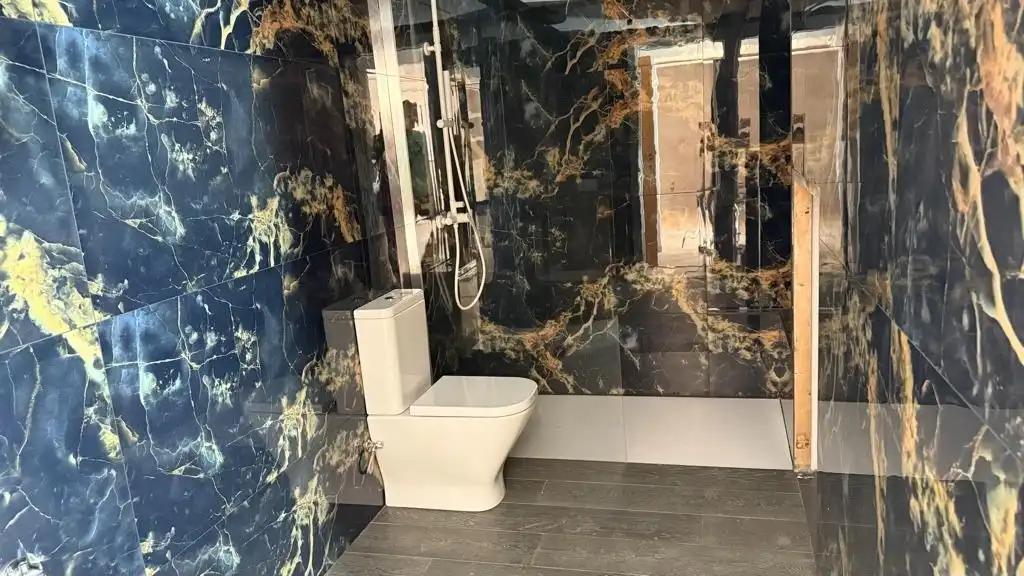Bathroom of Attic for sale in Deltebre  with Air Conditioner, Terrace and Storage room