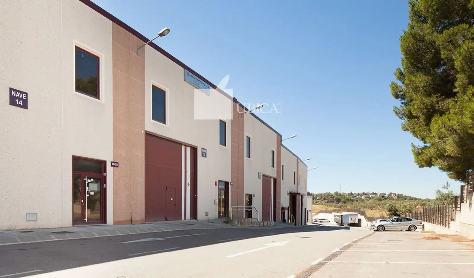 Vista exterior de Nau industrial de lloguer en Abrera