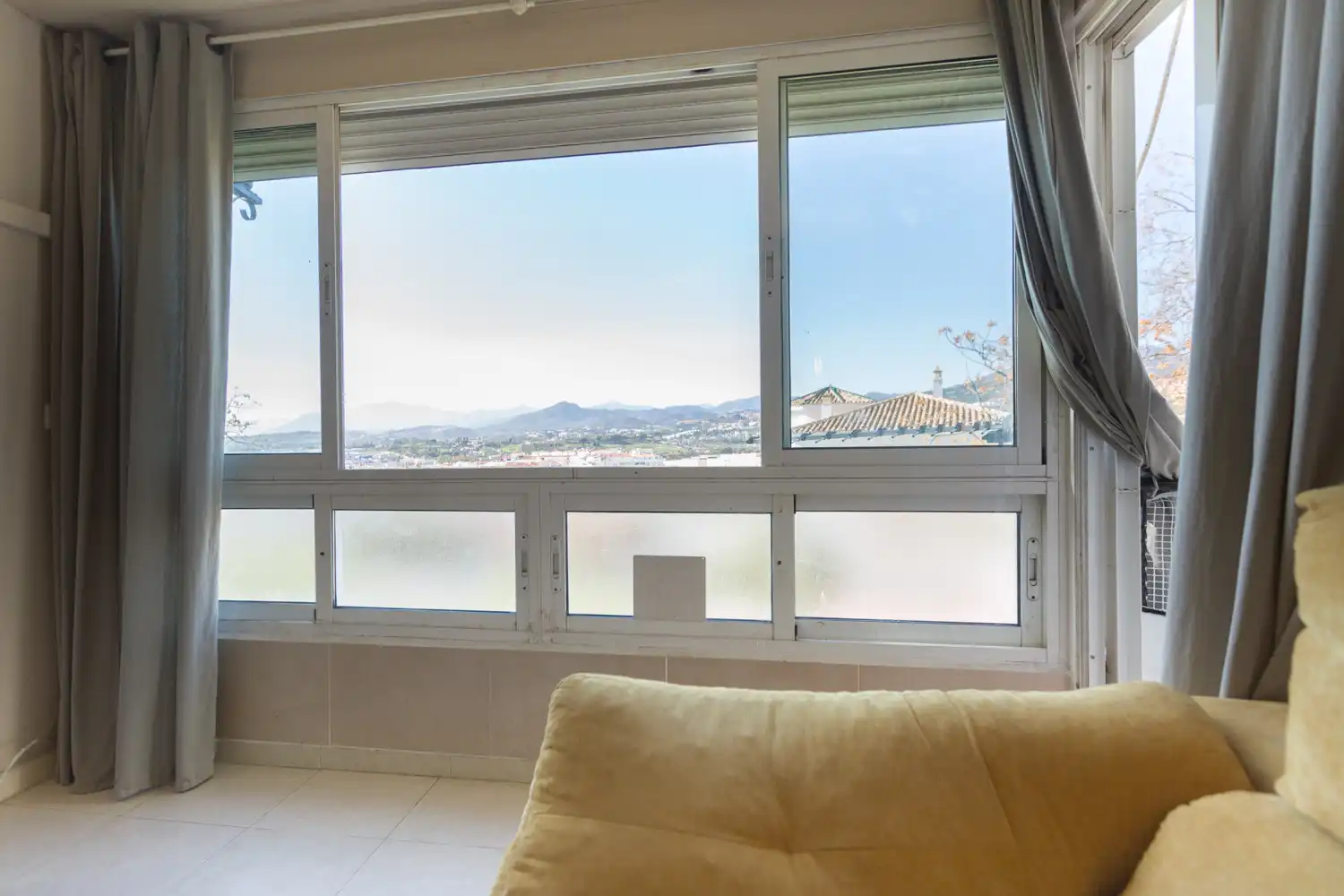 Dormitori de Apartament en venda en Marbella amb Aire condicionat, Terrassa i Moblat