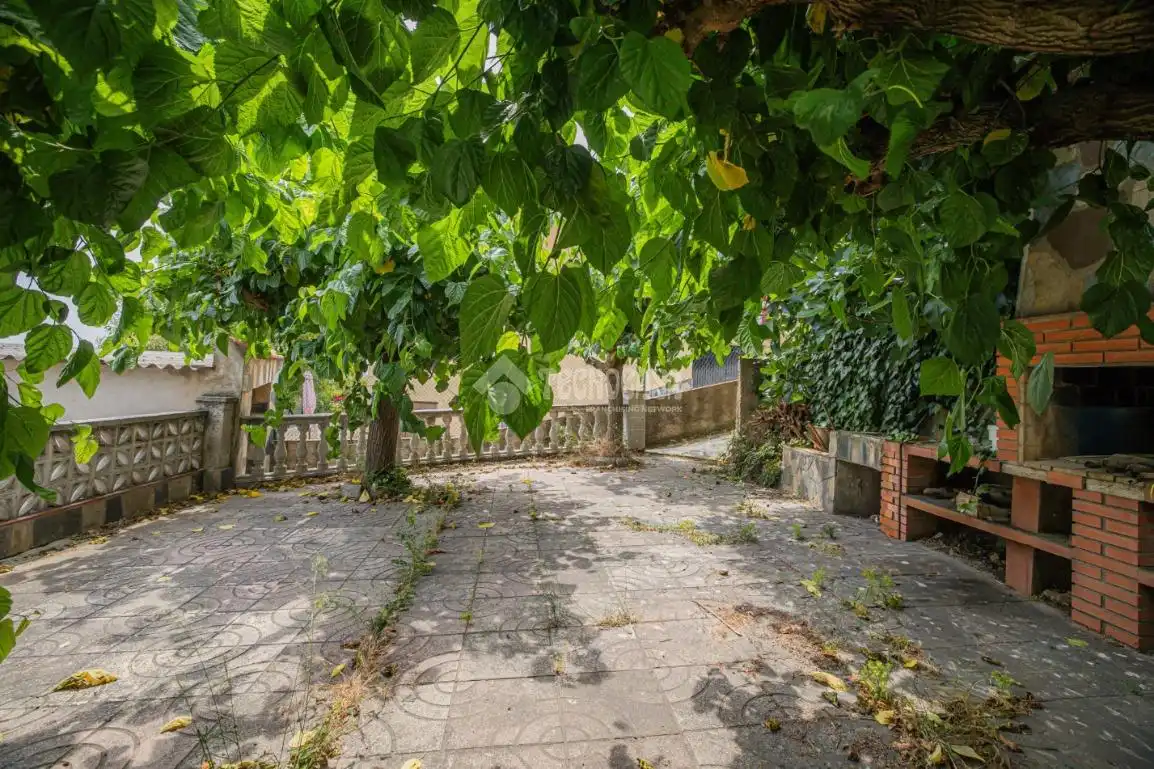 Vista exterior de Casa o chalet en venta en Rubí con Terraza