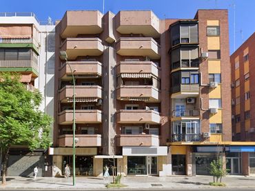 Pis amb ascensor en venda a Calle LUIS MONTOTO