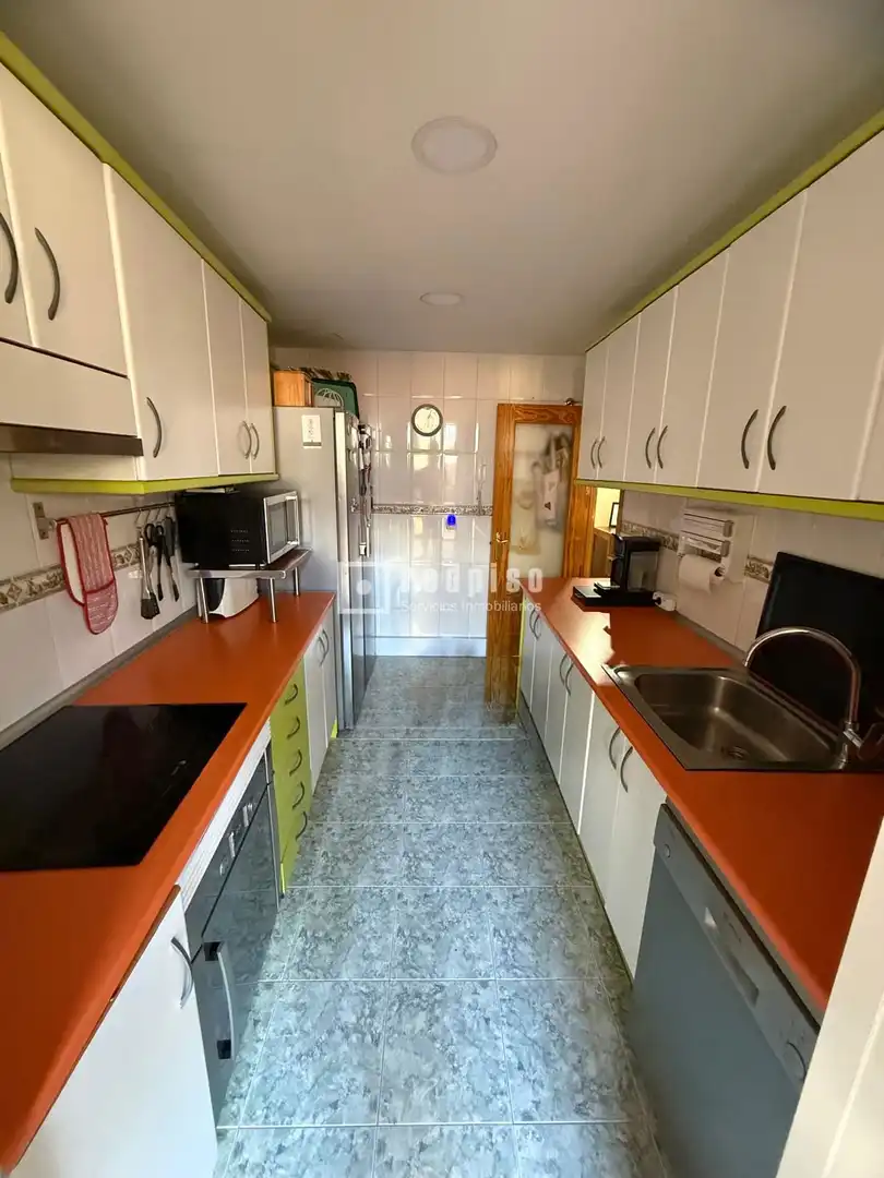 Cocina de Dúplex en venta en Madrid con Terraza