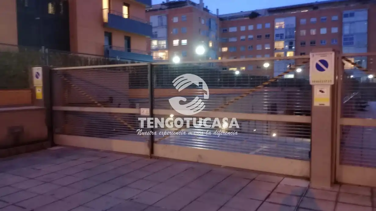 Terrassa de Garatge en venda en Madrid