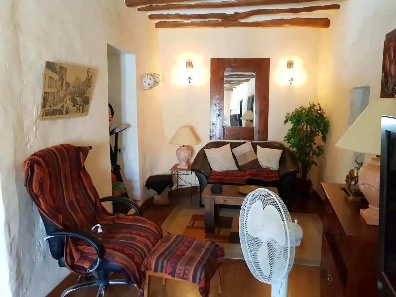 Sala d'estar de Finca rústica en venda en Sierro amb Terrassa