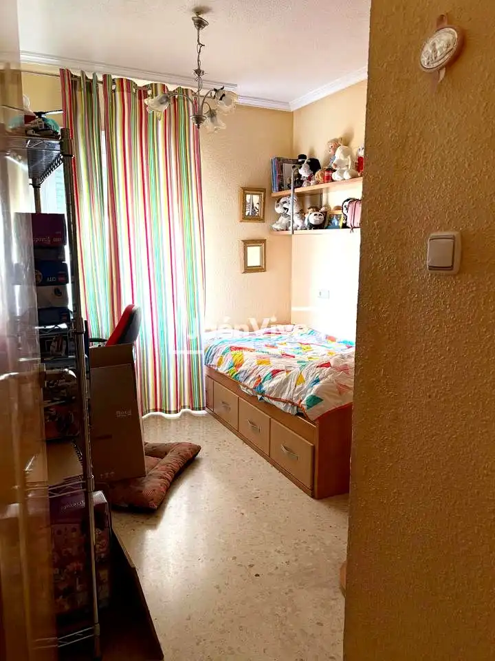 Dormitori de Pis en venda en Jaén amb Aire condicionat, Calefacció i Terrassa