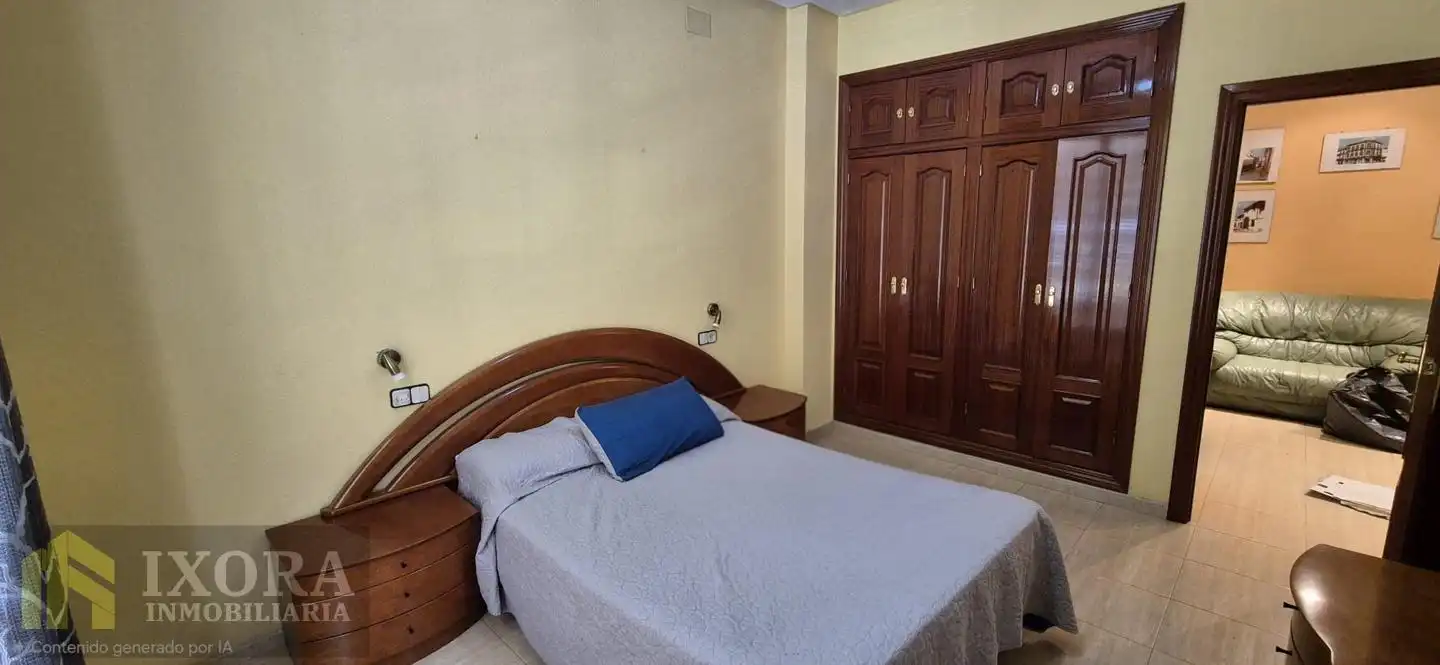 Dormitori de Casa o xalet en venda en Linares amb Aire condicionat i Terrassa