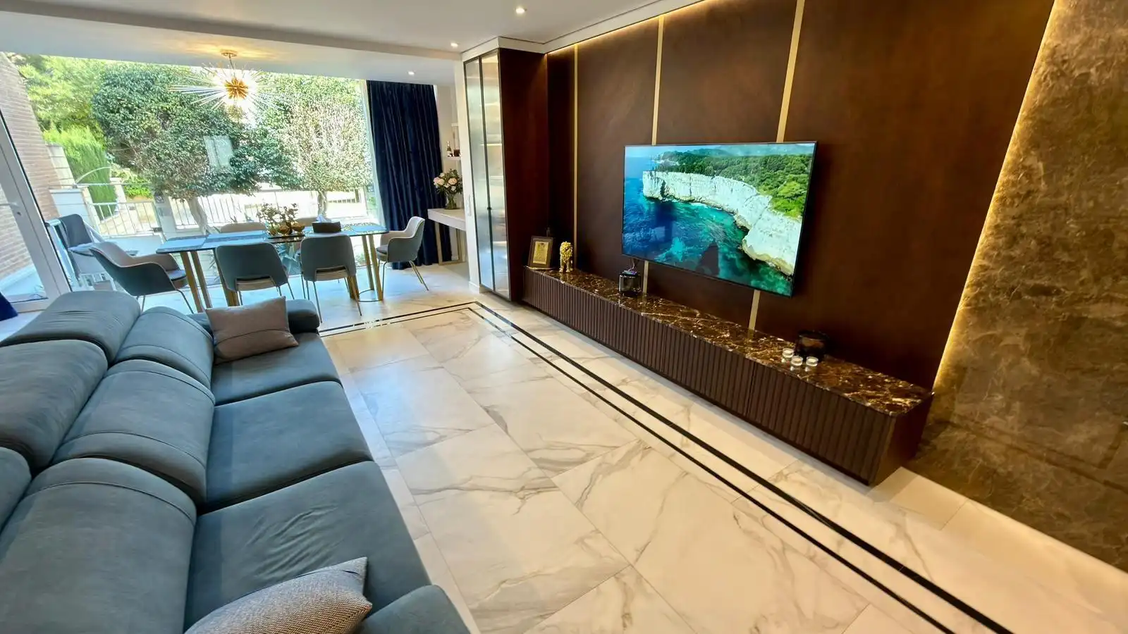 Sala de estar de Casa o chalet en venta en Alicante / Alacant con Aire acondicionado, Calefacción y Jardín privado