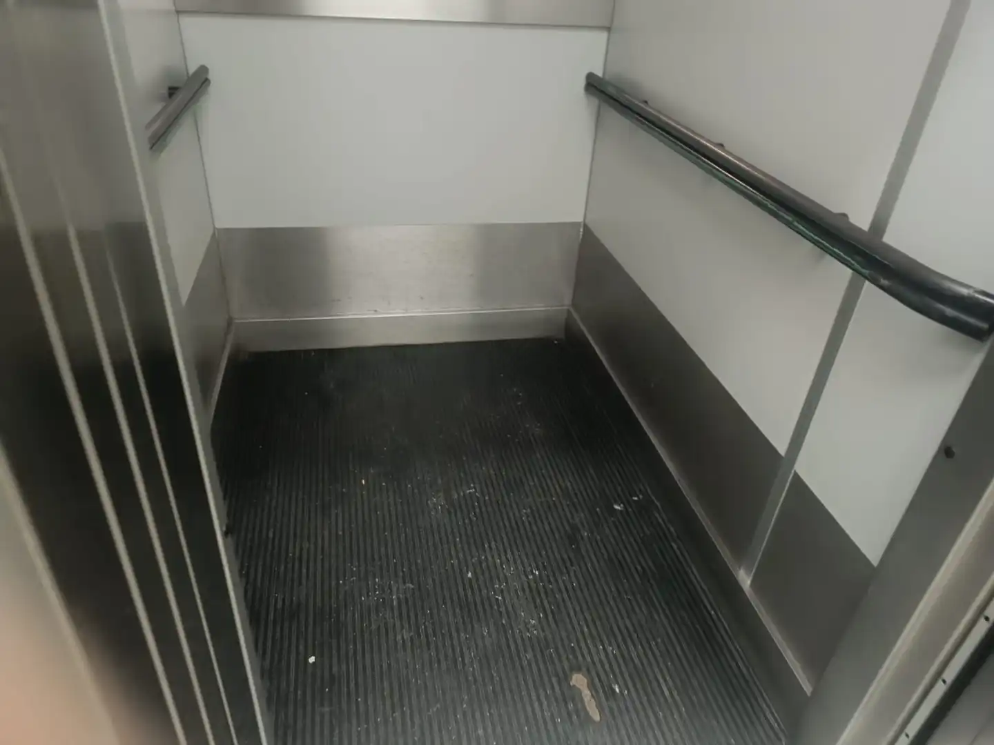 Einzelparkplatz mit Aufzug zum Verkauf in Carrer de Mossèn Andreu 13, imagen 5