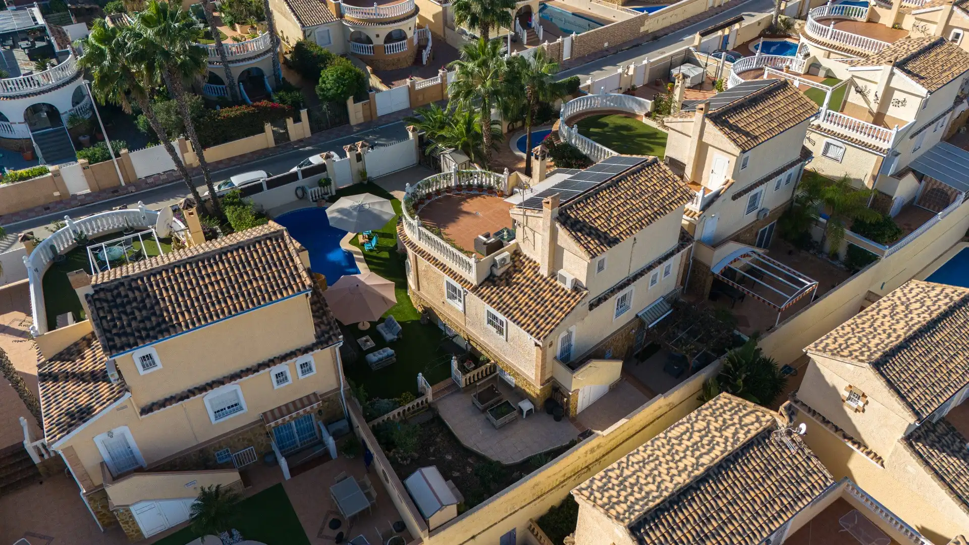 Vista exterior de Casa o chalet en venta en Santa Pola con Jardín privado, Terraza y Trastero