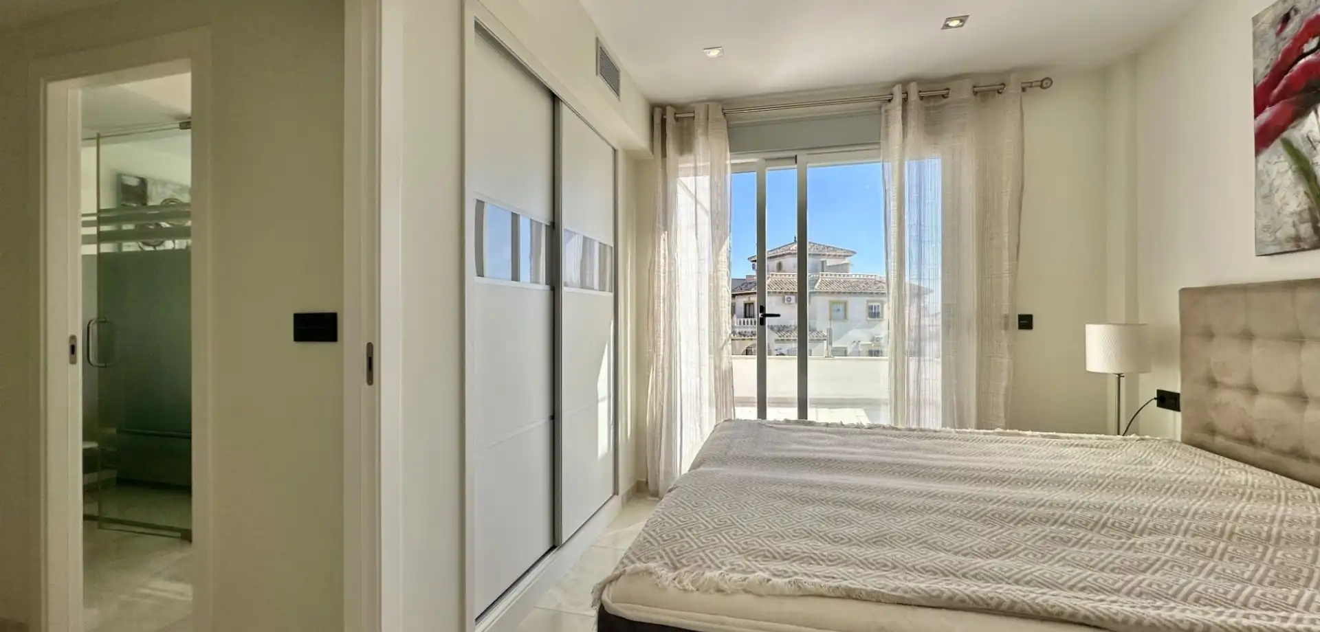 Dormitori de Casa o xalet en venda en Orihuela amb Aire condicionat, Jardí privat i Terrassa