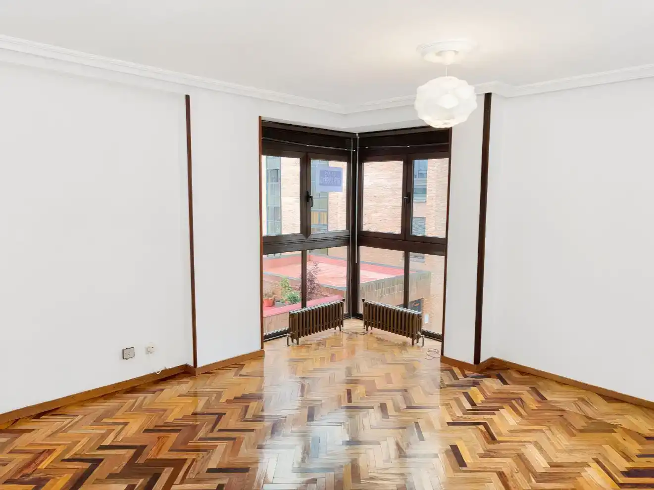 Habitación de Piso en venta en Oviedo  con Jardín privado, Parquet y Trastero