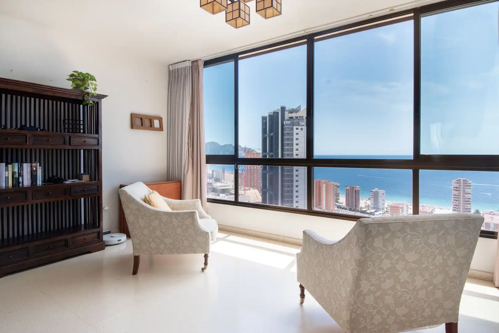 Living room of Flat for sale in Benidorm  with Air Conditioner, Private garden and Community pool