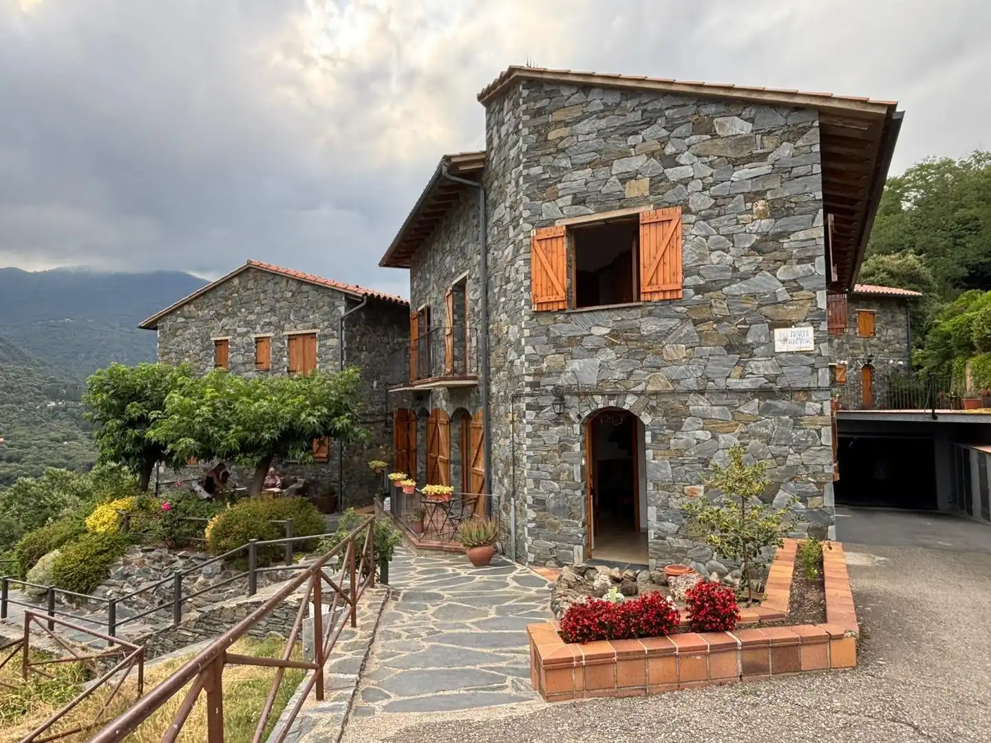 Vista exterior de Casa adosada en venta en Montseny con Calefacción, Terraza y Balcón
