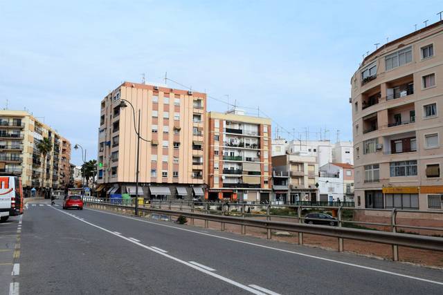 Local comercial en Alquiler en Avinguda dels Hostalets en Puçol Ciudad