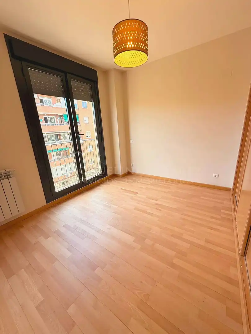 Bedroom of Flat for sale in Móstoles  with Air Conditioner, Heating and Furnished