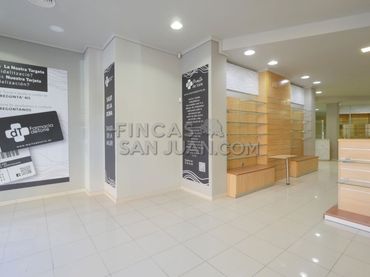 Locale commerciale in vendita a Centro
