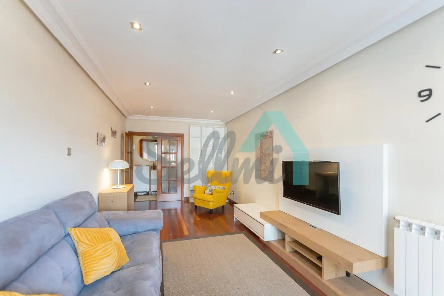 Living room of Flat for rent in Oviedo   with Heating, Parquet flooring and Furnished