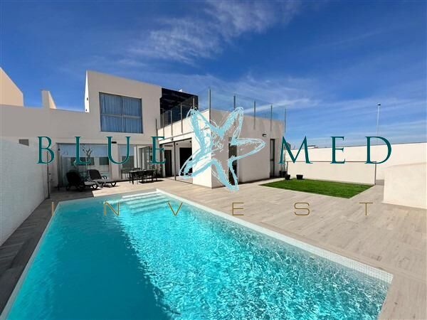 Vista exterior de Casa o xalet en venda en Cartagena amb Aire condicionat, Jardí privat i Terrassa