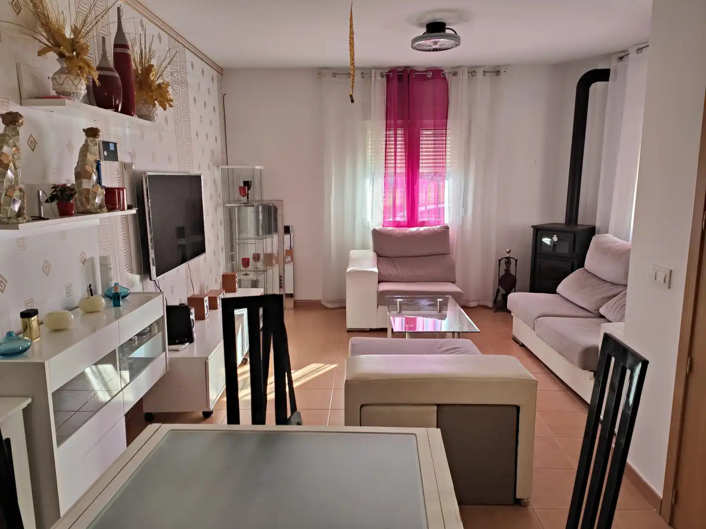 Sala de estar de Casa adosada en venta en Cabezamesada con Calefacción, Parquet y Piscina