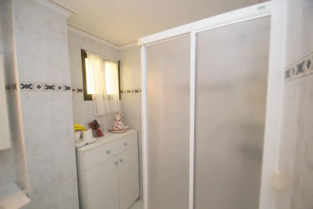 Baño de Apartamento en venta en Torrevieja con Terraza