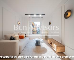 Living room of Flat for sale in  Barcelona Capital  with Air Conditioner, Heating and Parquet flooring