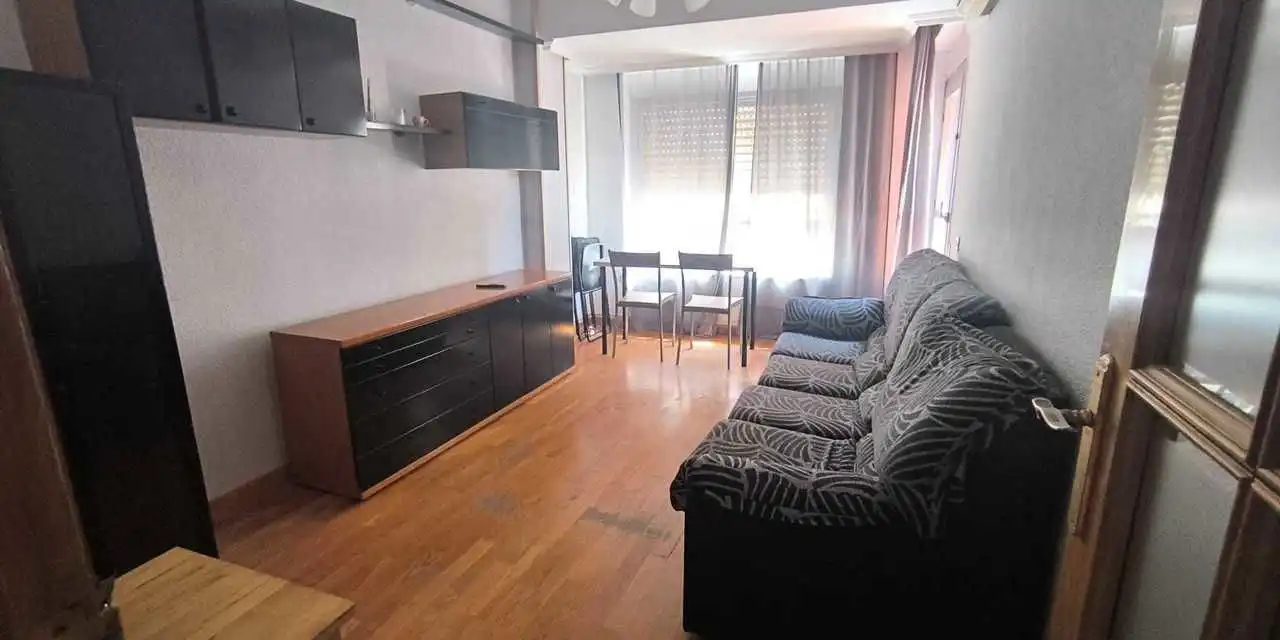 Sala de estar de Piso de alquiler en  Murcia Capital con Terraza, Amueblado y Se aceptan mascotas
