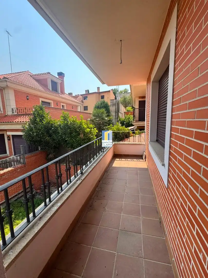 Terrassa de Casa adosada en venda en Zamora Capital  amb Calefacció, Jardí privat i Parquet