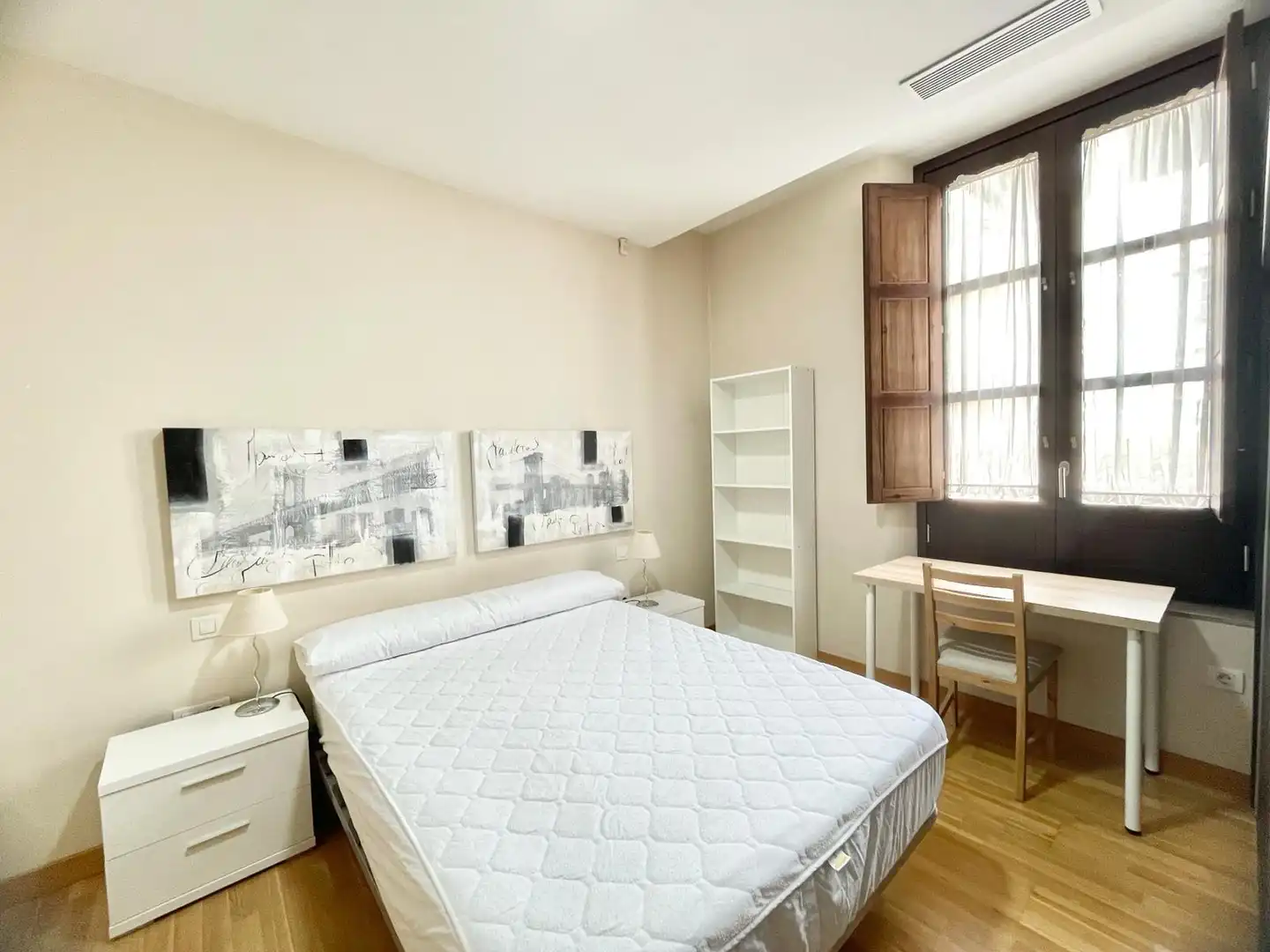 Schlafzimmer von Wohnungen zur Miete in Granada mit Klimaanlage, Heizung und Möbliert