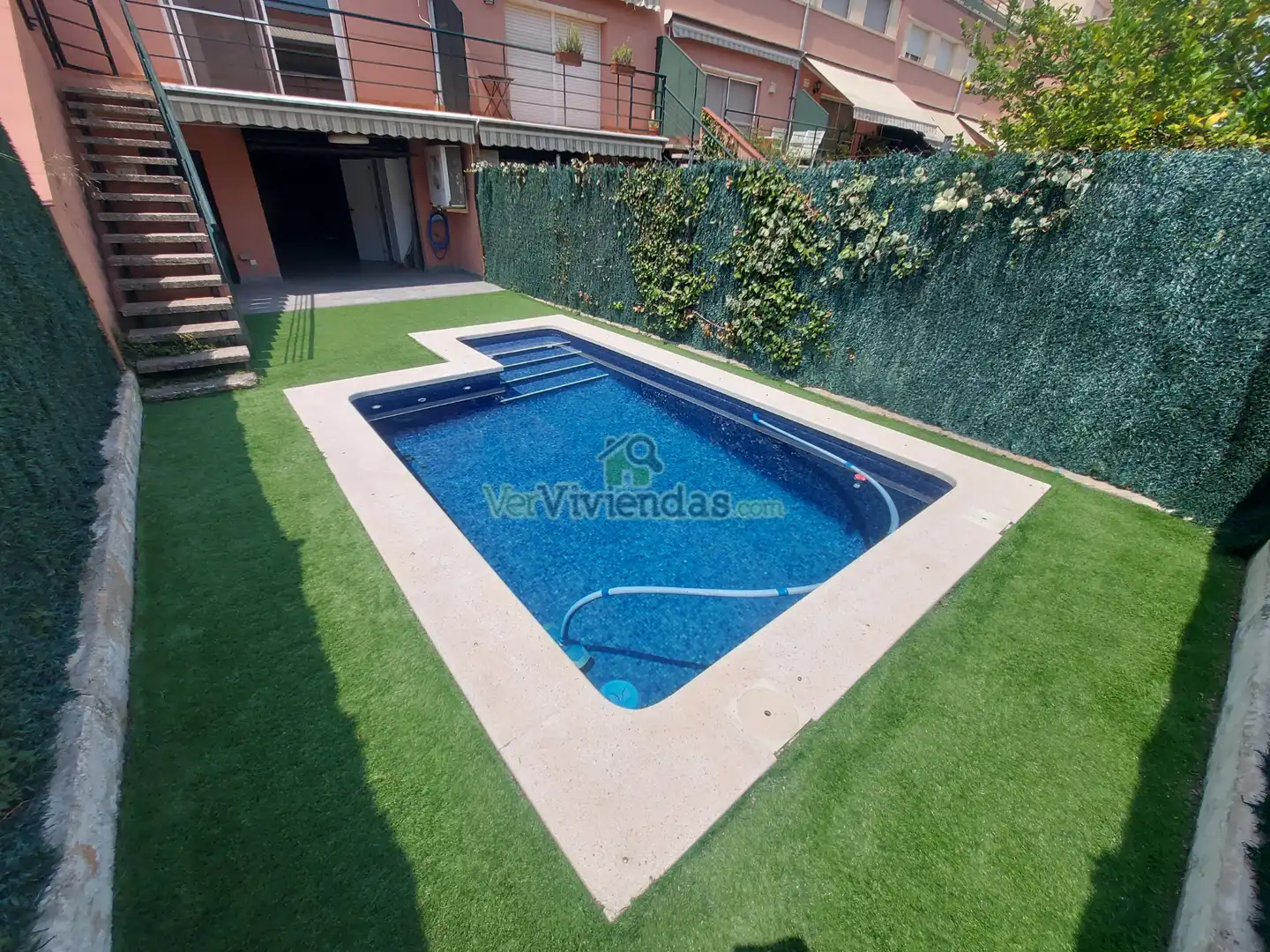 Piscina de Casa adosada en venta en Martorell con Aire acondicionado, Calefacción y Jardín privado