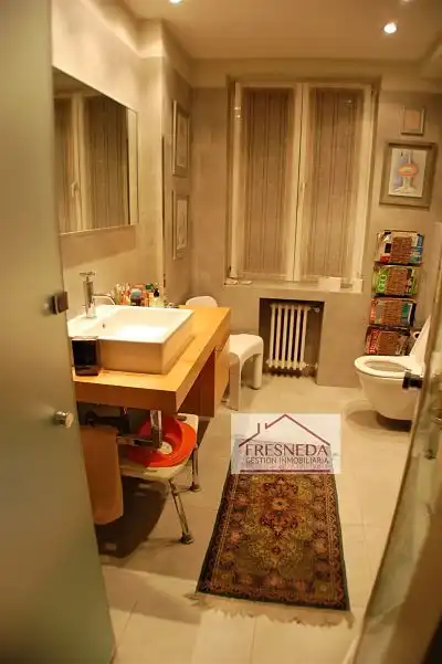 Badezimmer von Wohnung zum Verkauf in Oviedo  mit Heizung, Privatgarten und Parkett