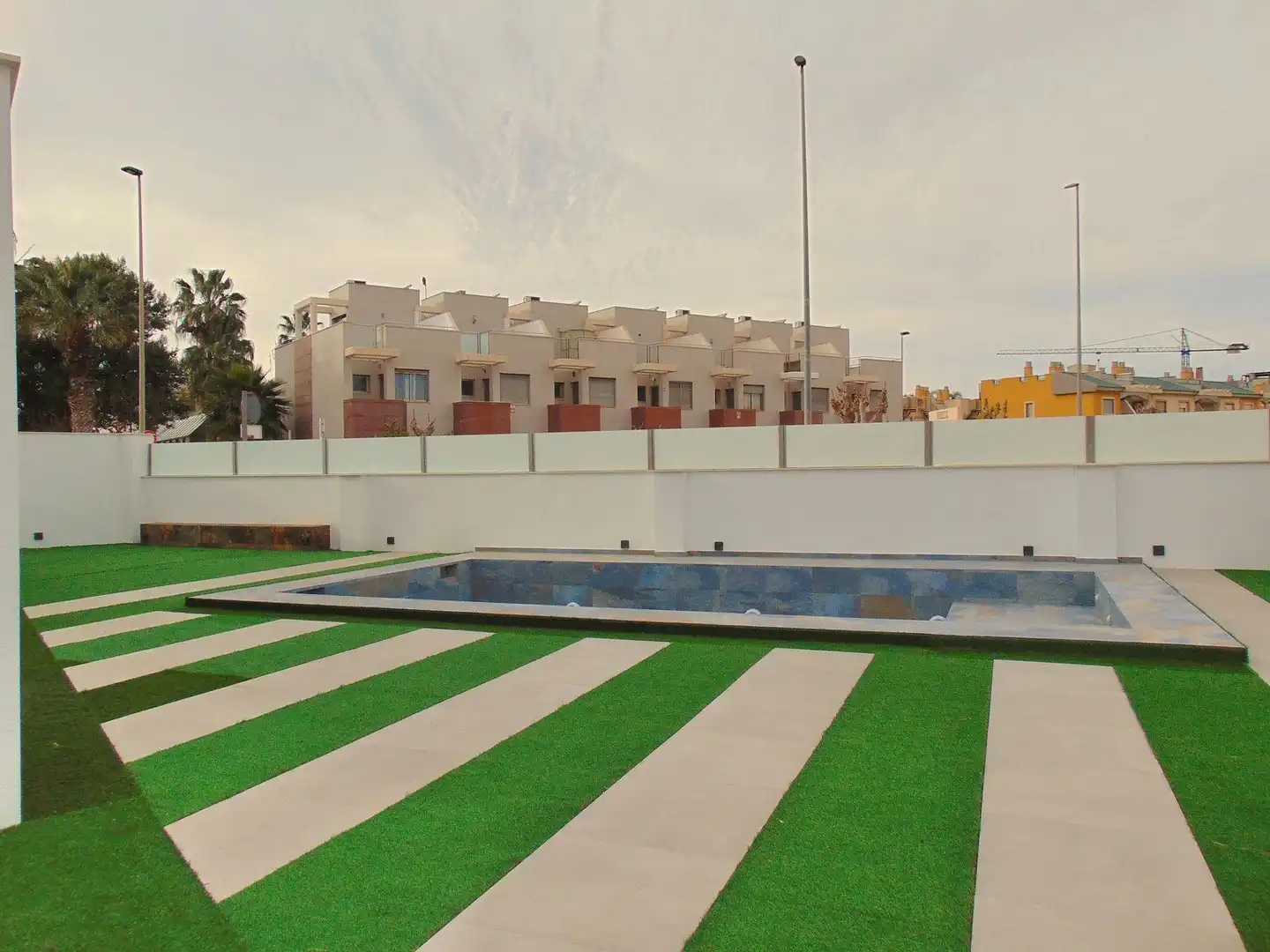 Piscina de Casa adosada en venta en San Pedro del Pinatar con Aire acondicionado, Calefacción y Jardín privado
