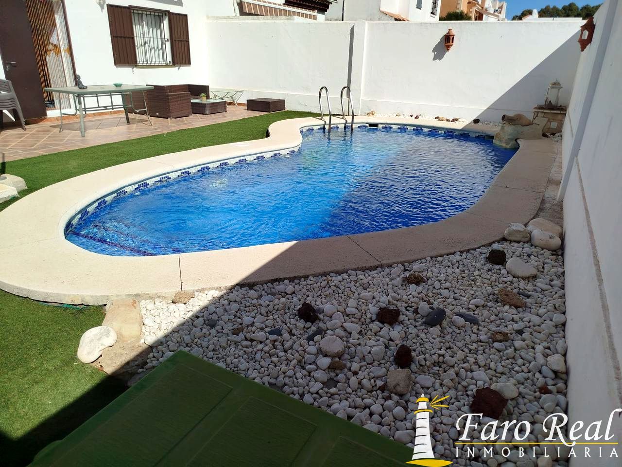 Piscina de Casa adosada en venda en Sanlúcar de Barrameda amb Jardí privat, Traster i Piscina