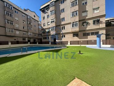 Pis amb piscina en venda a Noroeste