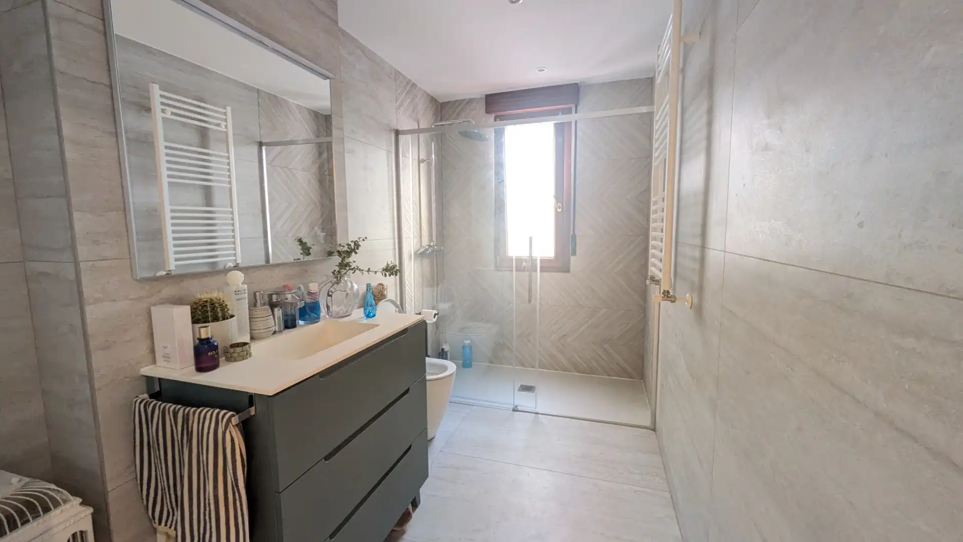 Bathroom of Flat for sale in Getxo   with Heating and Terrace