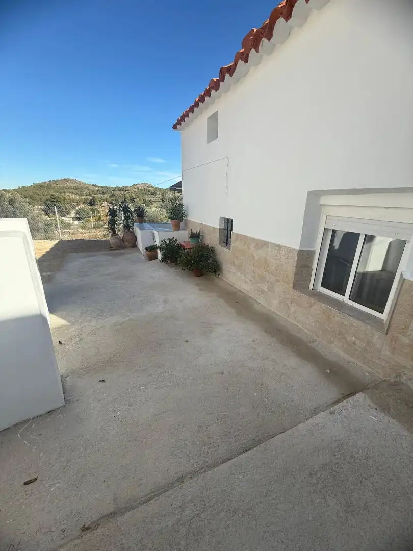 Vista exterior de Casa o xalet en venda en Cehegín amb Aire condicionat, Jardí privat i Terrassa