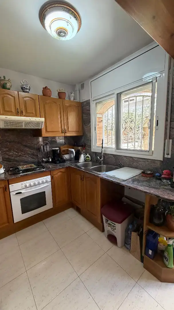 Cocina de Casa adosada en venta en El Vendrell con Calefacción, Jardín privado y Terraza