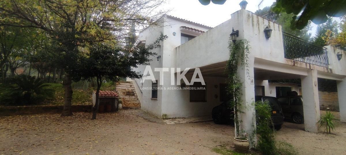 Vista exterior de Casa o xalet en venda en Ontinyent amb Calefacció, Jardí privat i Traster