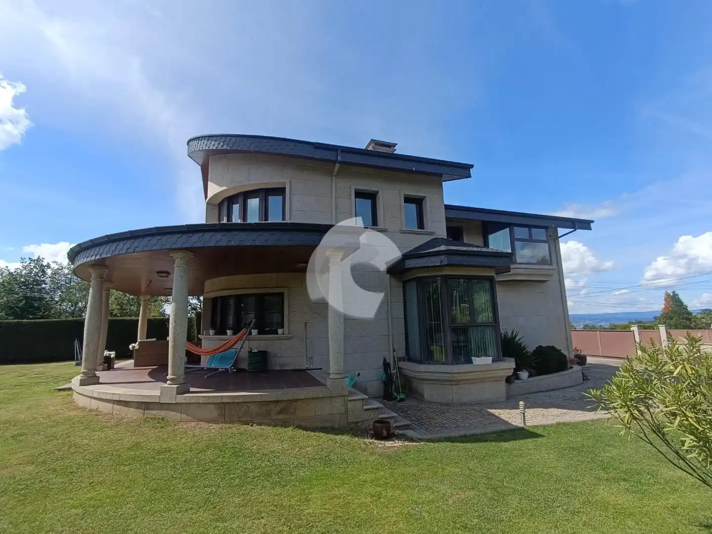Vista exterior de Casa o chalet en venta en San Cibrao das Viñas con Calefacción, Jardín privado y Piscina