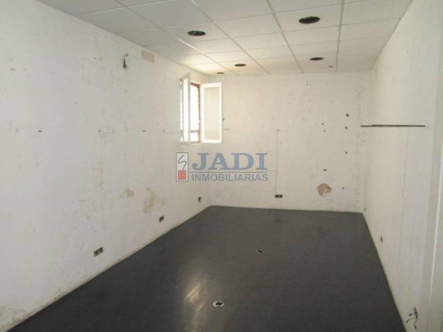 Local comercial en Alquiler en Valdepeñas