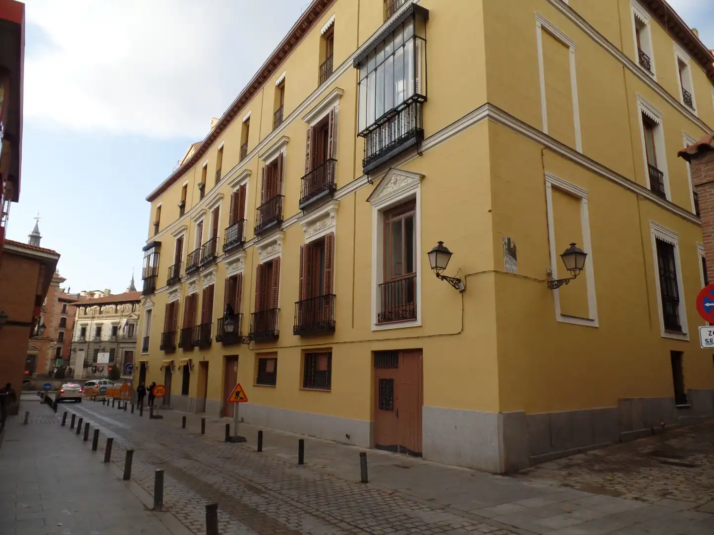 Vista exterior de Local de alquiler en  Madrid Capital